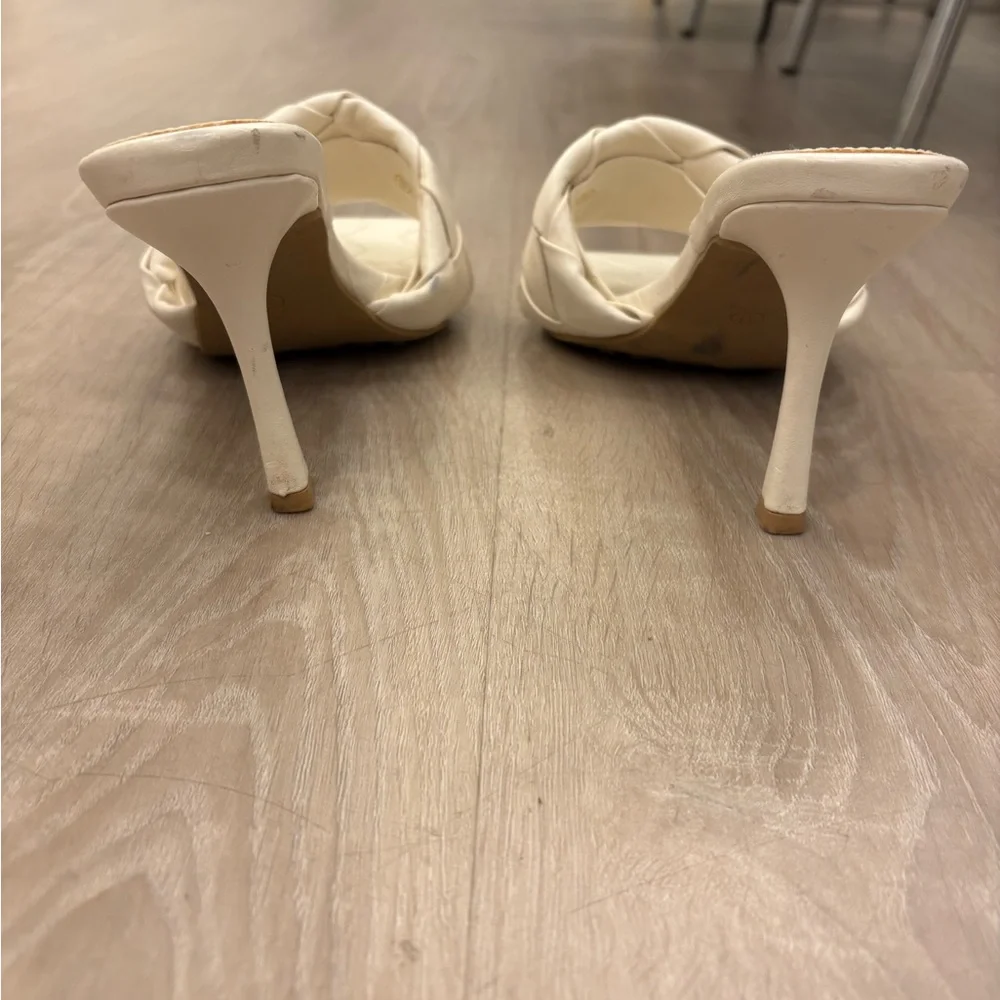 Elegant Cream (more white) Women's Shoes - Picture 2 of 4
